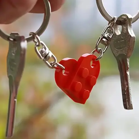 Creative Heart Design Keychain Set, 2pcs Couple Matching Keychains for Daily Clothing Decor for Women & Men, Trendy All-match & Exquisite Keychain for Birthday Gift, Trendy Cute Keychain