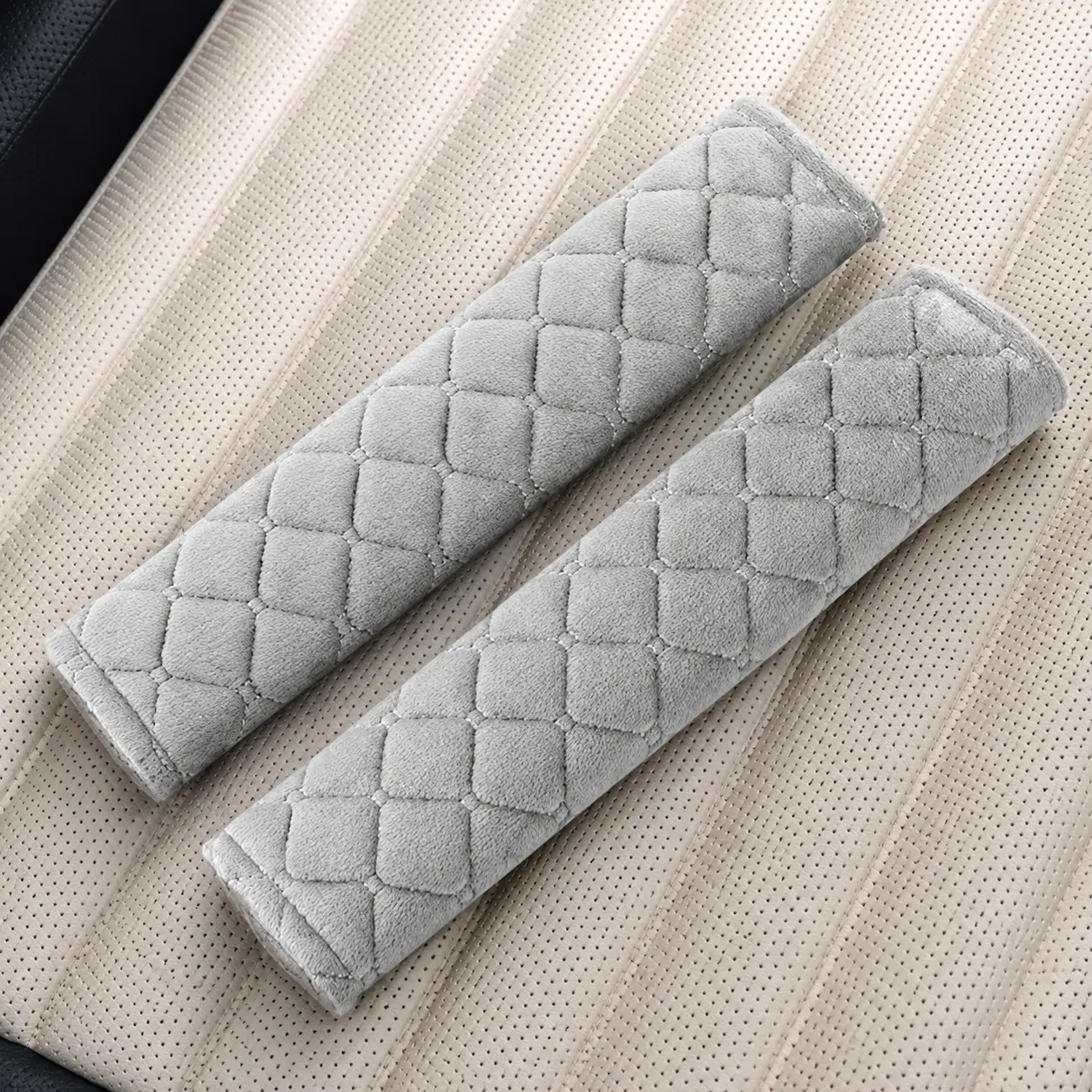 Soft Velvet Car Seat Belt Cover Shoulder Pads, Universal Comfort Seatbelt Protector for Adults Kids, Neck Shoulder Support Strap Pad, Relieve Driving Fatigue Pillow, Auto Interior Accessories, Car SUV Truck Travel Airplane Interior Accessories