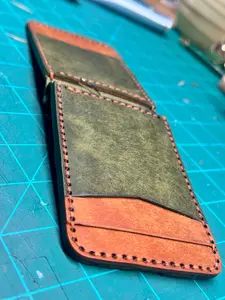 “Wesley” bifold with money clip