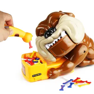 Creative prank toy (1 set), Beware of vicious dogs with retractable fangs biting people and hands toy, Steal bones and bite hands electric tabletop game, parent-child interactive game prank toy (no battery, bring three batteries of size 5)