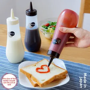Japanese imported squeeze bottle with pointed nozzle, salad dressing squeeze bottle, ketchup, honey, oyster sauce seasoning bottle, leak-proof oil pot