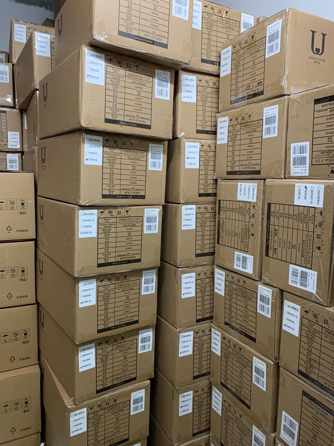 Jordan judy LED makeup mirror Monochrome/Tri Color Intelligent portable desktop led light rechargeable folding light mirror