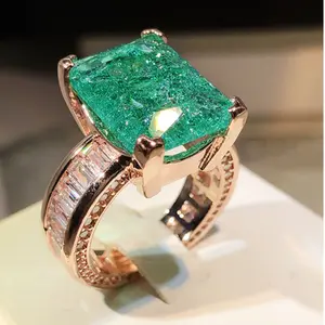 Fashionable and elegant mint green geometric stone ring for women