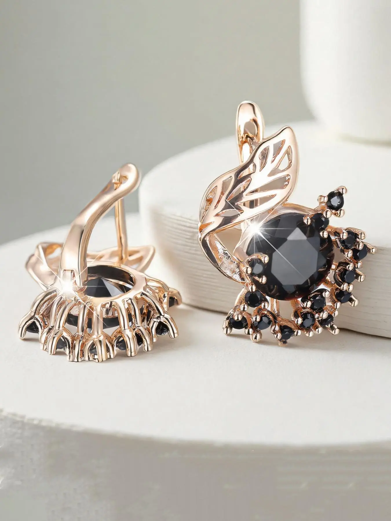 Artificial Zircon Decor Flower Design Earrings, Artificial Zirconia Earrings, Bridal Wedding Engagement Jewellery, Suitable for Daily Dating Wear Jewelry, Statement Earrings, Flower Stud Earrings, Floral Earrings
