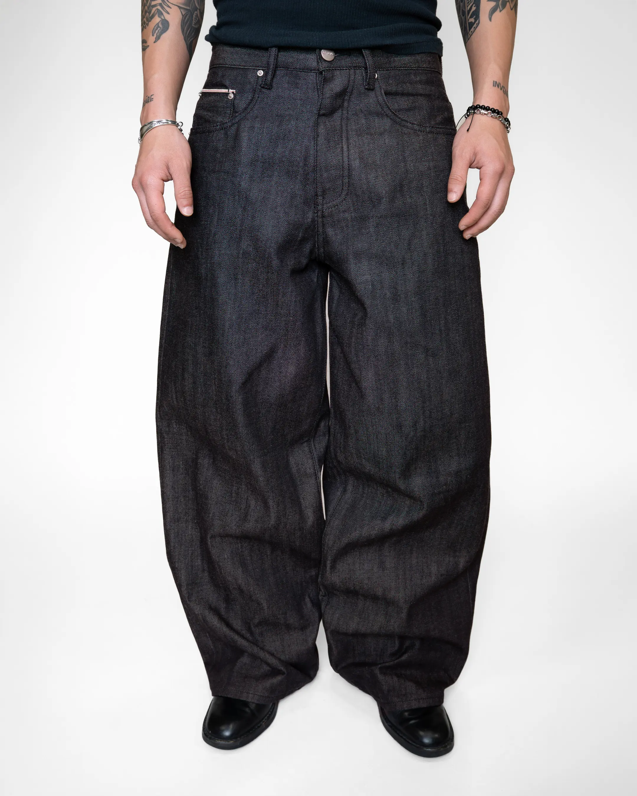 K*N様 BALENCIAGA Super Destoroyed Baggy D Balenciaga Super Destroyed Baggy Jeans | Saks Fifth Avenue