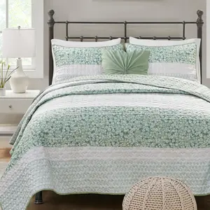 Set, Seersucker Floral Coverlet for King Size Bed, All Season Lightweight Bedding, Farmhouse Set, Vermicelli Quilting, Throw Pillow, Caralie, King/Cal King Green 4 Piece