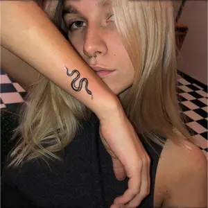 Waterproof Temporary Tattoo Stickers-1 Sheet, Realistic Snake Design, Easy to Apply, Long Lasting Fake Tattoo, Suitable for Arms, Parties and Festivals