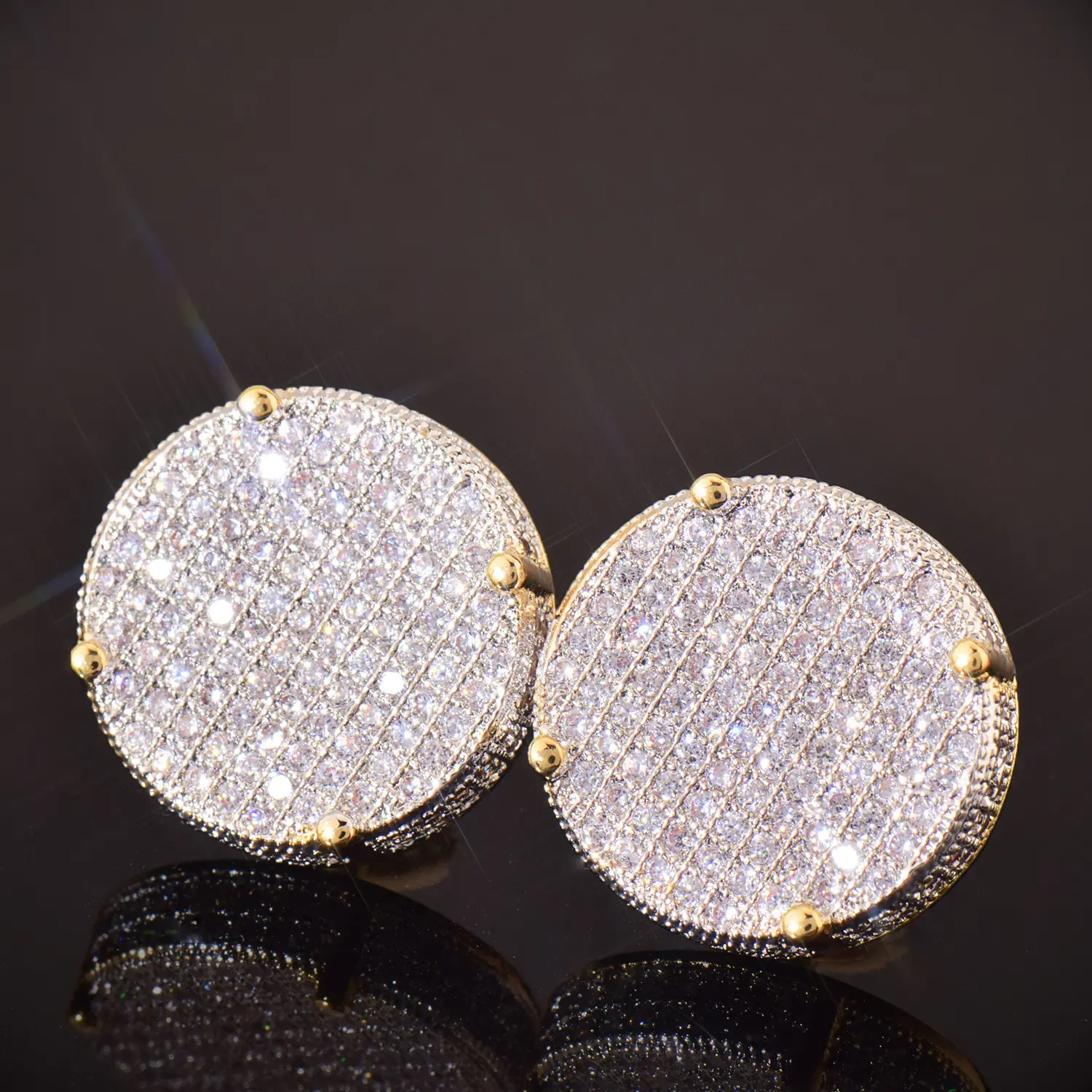 Hip-Hop Personality Big Round Stud Earrings, Simple Design Sense, Fashionable Style, Men's and Women's Same Stud Earrings Elegant