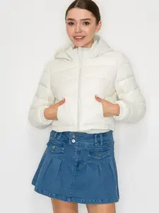 Women's Cozy Cropped Cream Puffer Jacket - Casual Layering Outerwear, Modern Cropped Design, Puffer Style for Warmth, Versatile White Color