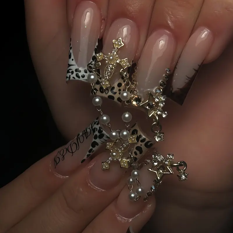 24 Piece Glossy and Leopard Print Press-On Nails with Cross Charm, Pearl Chain and Bling Rhinestone Decoration, Reusable Self-Adhesive Nail Kit for Party and Night Glamour