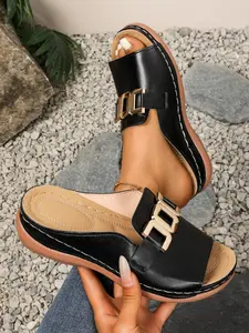 Fashionable fish mouth one-piece slippers for women, metal decoration, gentle and comfortable shoe upper, lightweight outdoor wedge sandals for summer wear, Footwear