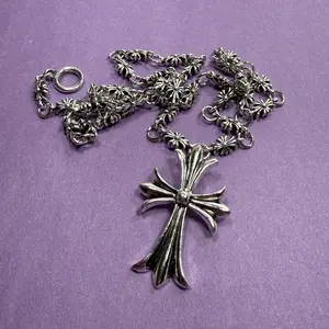 Heavyweight Cross Necklace Vintage 50cm Unisex Stainless Steel Chain Jewelry with Unique Floral Design for Men and Women