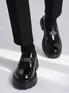 ONXITOM Men's Patent Leather Platform Loafers Comfort Non-Slip Lug Sole Slip-On Dress Shoes Fashionable Round Toe Shoes for Business Office & Casual