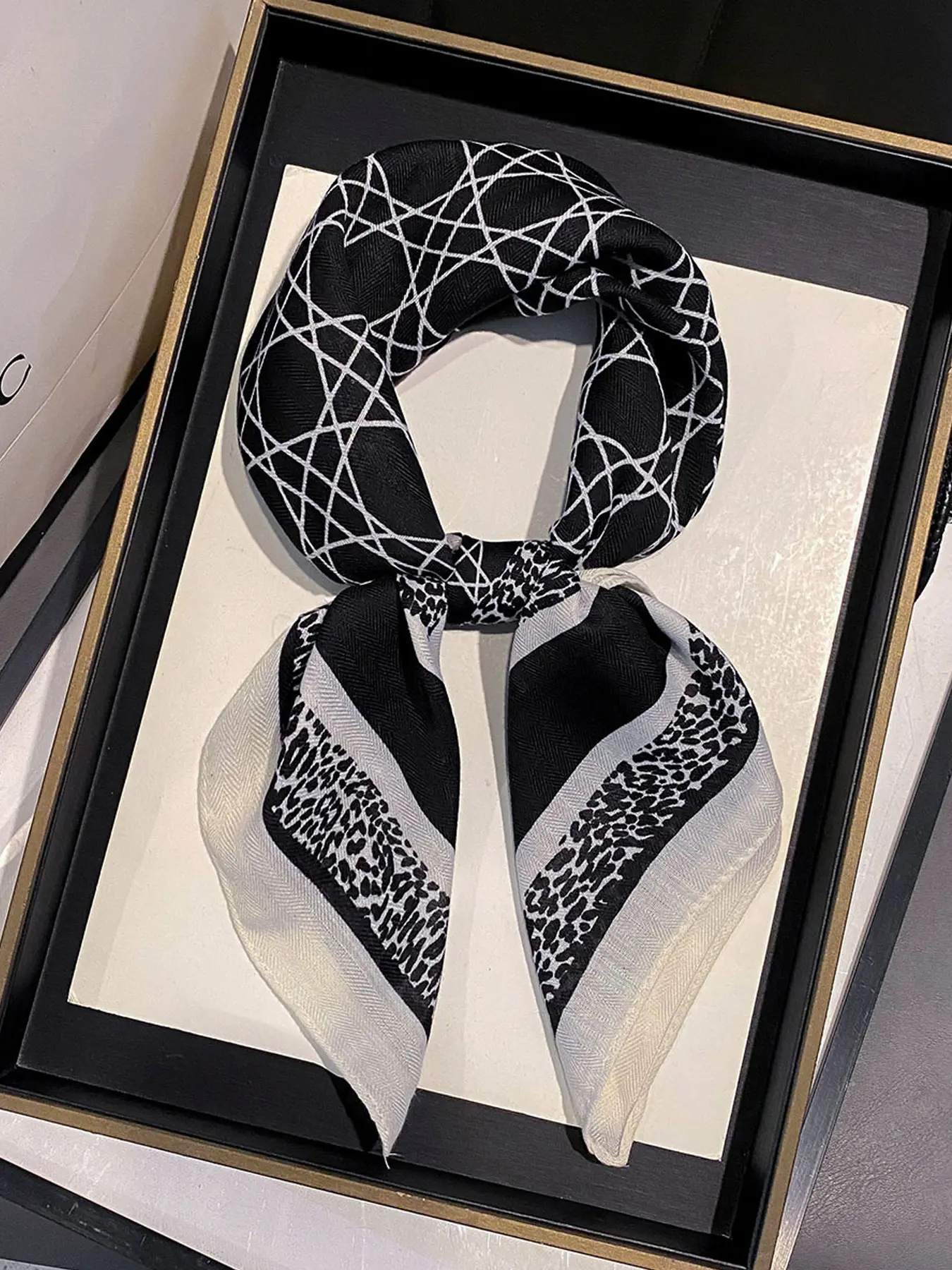 Versatile Colorblock Chain Scarf, Multi-Use Outerwear Shawl, Warm Neck Wrap, Decorative Collar Tie, Stylish and Practical Accessory