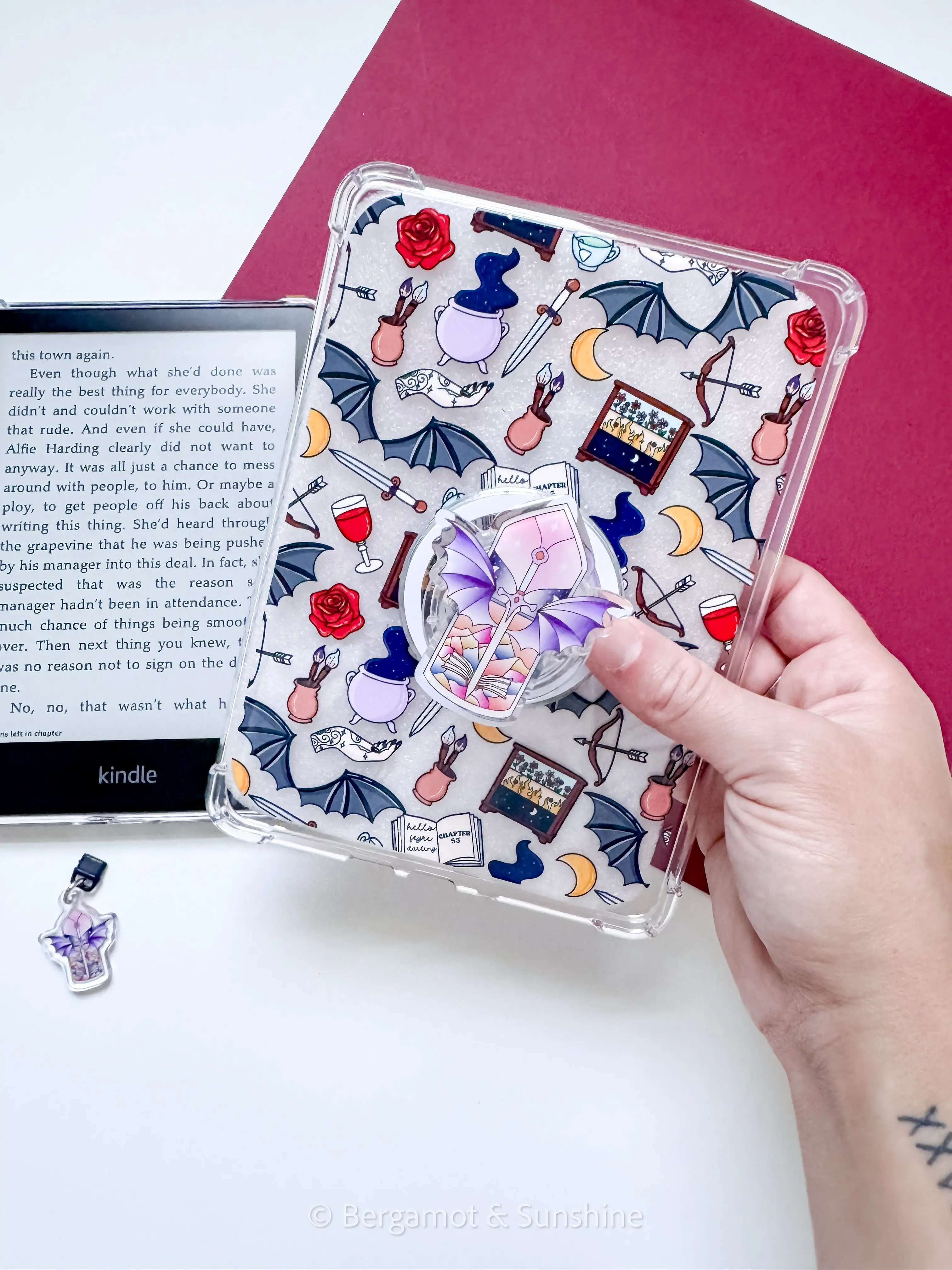 Aco/Tar Stained Glass MagSafe Phone & E-Reader Grip – Bookish Phone Accessory