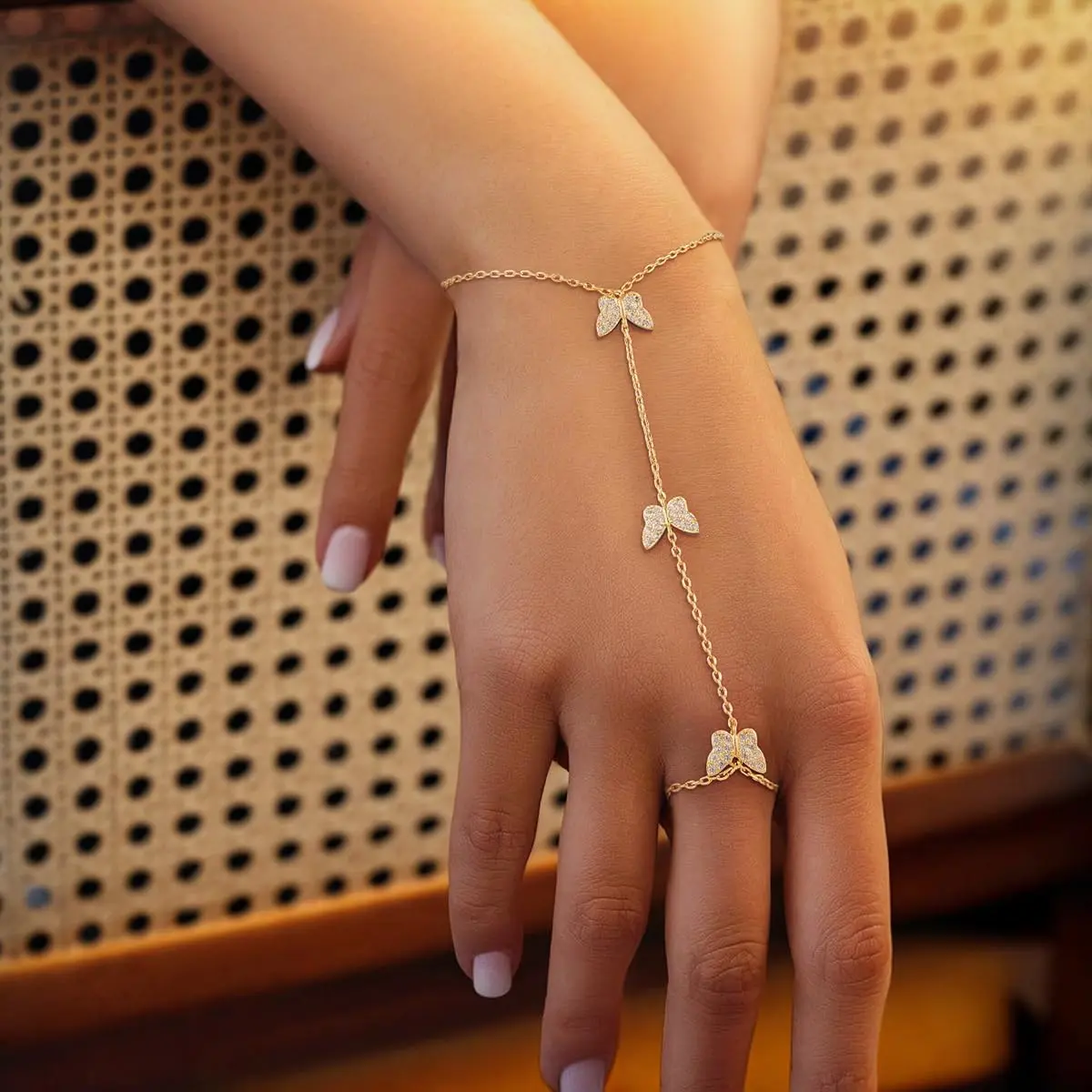 Gold Bracelets for Women, 18K Gold Plated Hand Chain, Cubic Zirconia Stainless Steel Non Tarnish Hand Chain Bracelet with Finger Ring, Adjustable Trendy Jewelry Valentines Day Gifts for Women