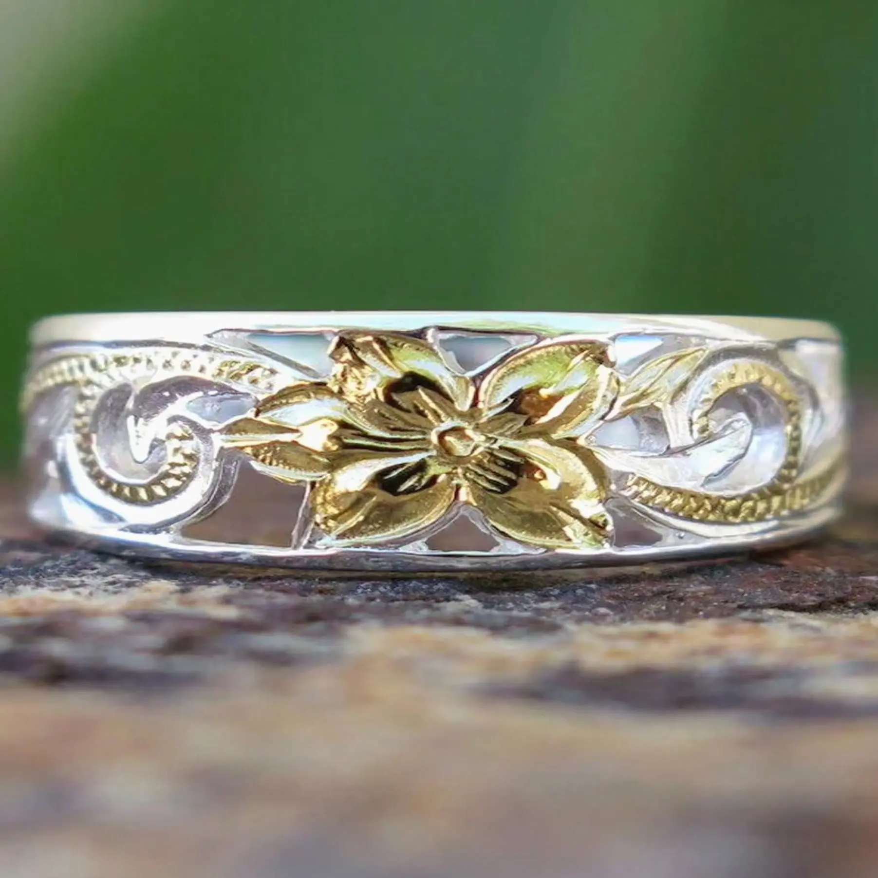 1pcs graceful Wedding For ladies Engraved Style Hawaiian Floral And Festival Hollow Retro Gift Suitable Anniversary graceful band Luxury Gift resizable