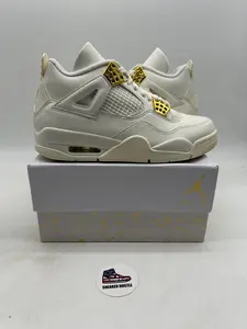 Jordan 4 Retro Metallic Gold (Women's)