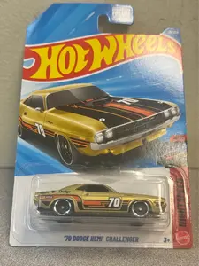 Brand New Hot Wheels 70 Dodge Hemi Challenger