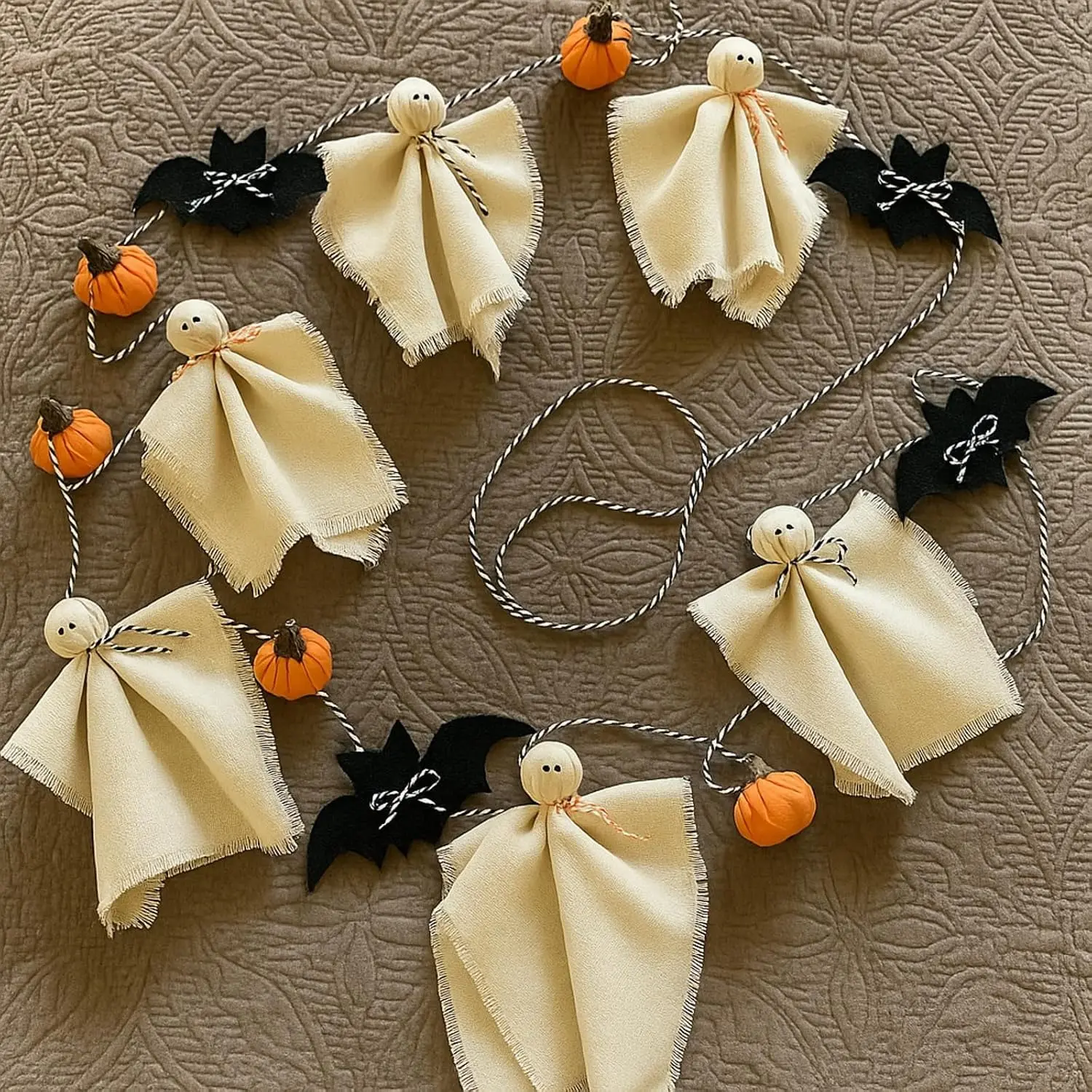 Halloween Trunk or Treat Car Decorations Kit, Ghost Bat Pumpkin Banner Garland Set for Car Trunk, Garage Door and Outdoor Halloween Party Decor, Spooky Vehicle Accessories, Lightweight, Car/Outdoor
