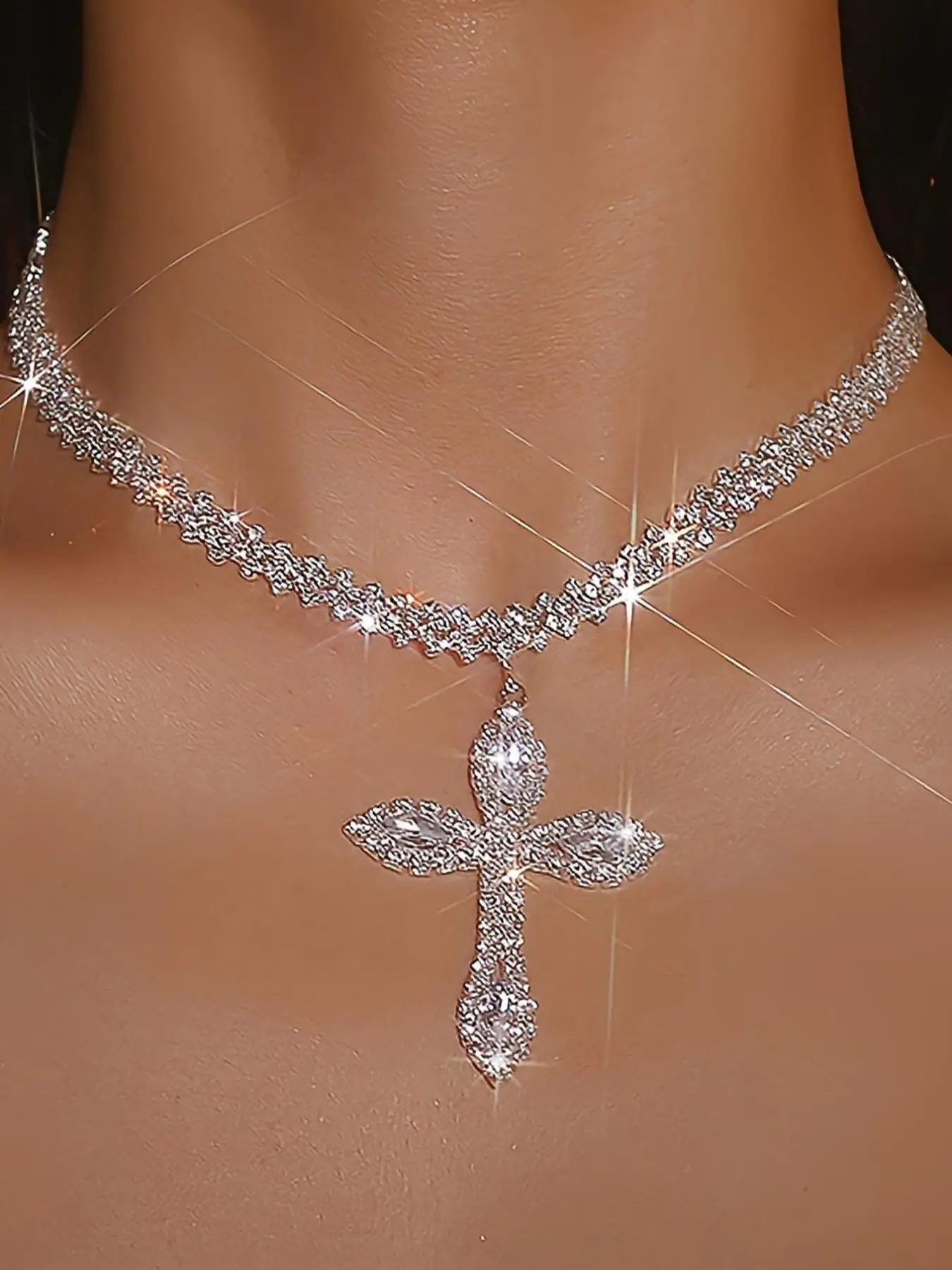 Luxury Rhinestone Cross Pendant Necklace for Women, Exquisite Trendy Necklace, Chic Gorgeous Jewelry for Party Decor, Temperament Necklace for Women & Girls, Dainty Cross Necklace, Elegant Rhinestone Necklace, Cross Chain Design
