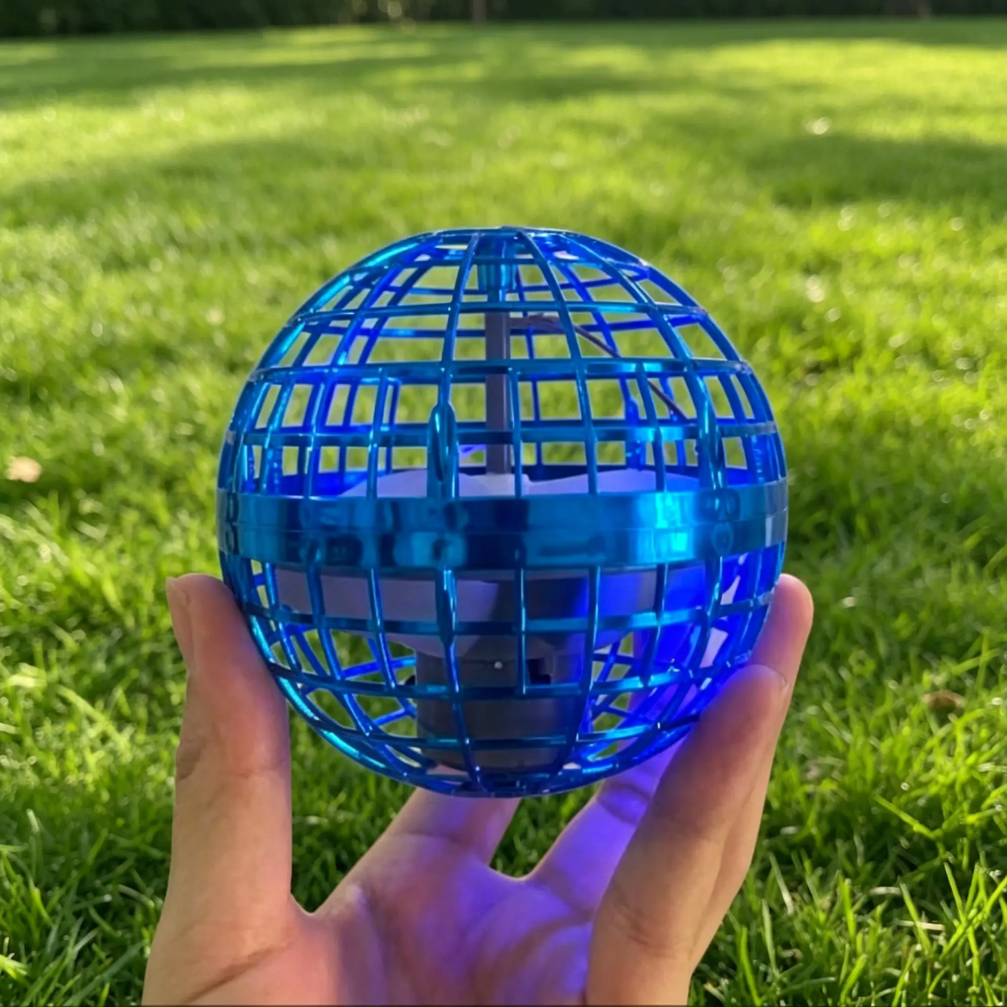 TOP Flying Orbiting Ball | Open-work shell—looks really fun.