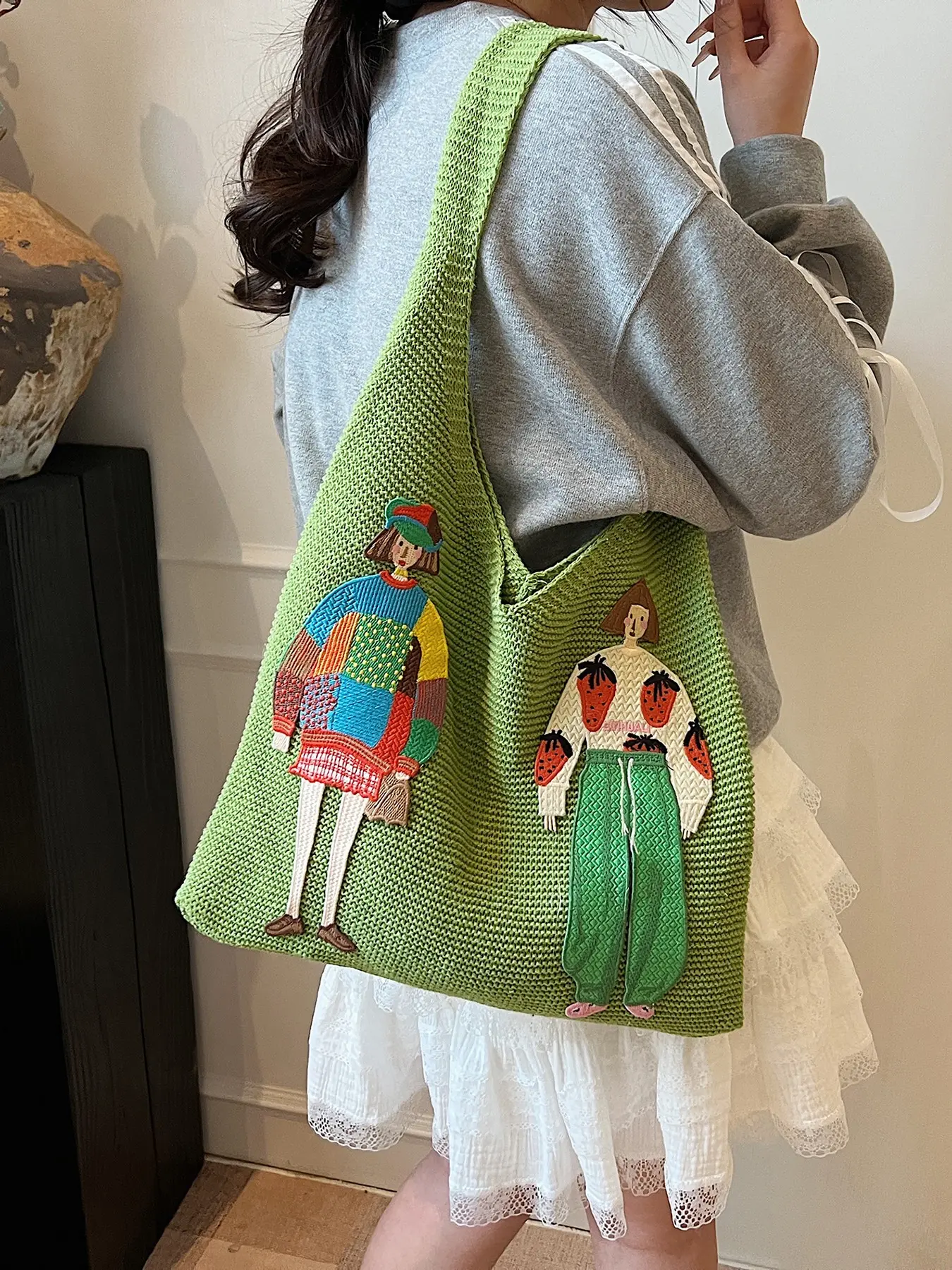 Small niche design exquisite knitted tote bag, decorated with cartoon character patterns, retro large capacity Aesthetic shoulder bag, can accommodate mobile phones, Casual Everyday Bag, Fashion Patterned Bag