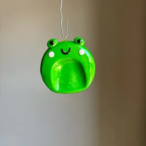 Queenie The Frog Worry Stone