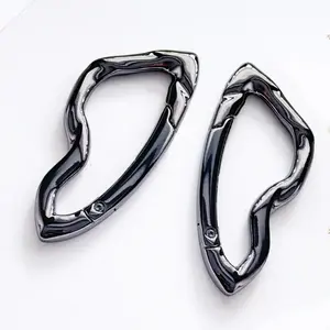 Y2K Inspired Irregular Metal Buckle for Edgy Jeans Compact Portable Daily Essential Unisex Style Accessory Fashion Carabiner Belt Loop