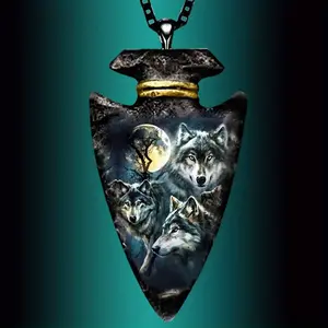 Punk Style Wolf Howl Necklace - Durable Zinc Alloy Statement Piece for Rebellious Spirits