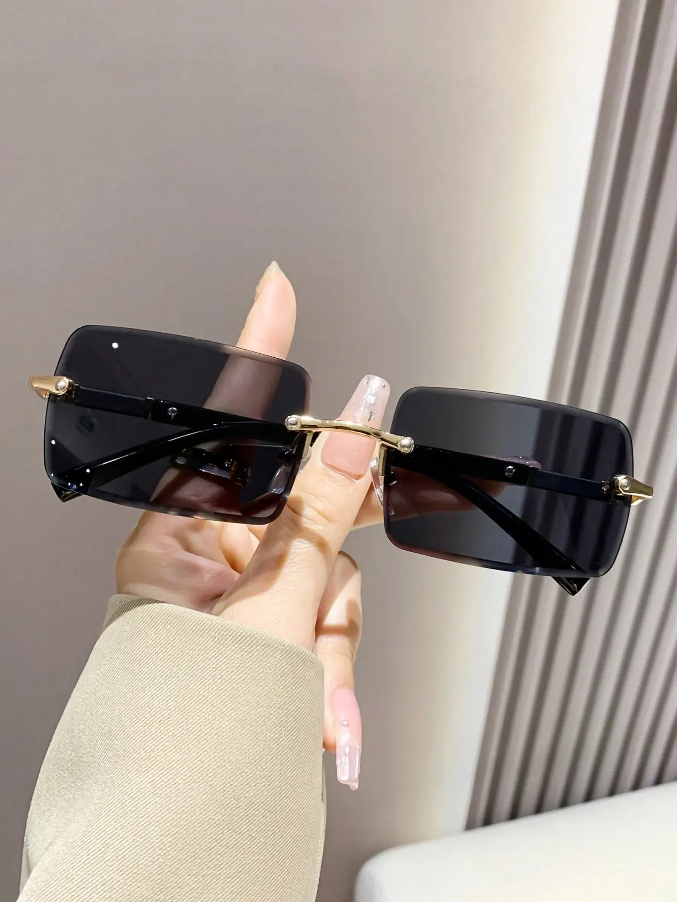 Unisex Silver Color Retro Fashion Decorative Trendy Casual Sunglasses, UV Protection, Outdoor Travel Beach Holiday, Elegant Style, Family Outing