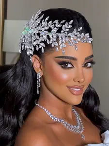 Luxury Rhinestone Hair Comb for Women, Perfect Bridal Hairstyle Accessory, Elegant Wedding Ball Party Headpiece HP884