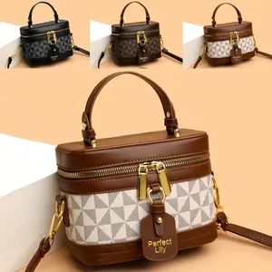 Perfect Lily Women's Convertible Crossbody Bag - Gold Hardware, Detachable Shoulder Strap, Daily/Work/Travel Handbag - Chain Buckle Design, Brown/Black/Beige Available - Women's Gift, Multifunctional Shoulder Bag, Retro Fashion, Lightweight Structure, Sho