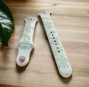 Sea Turtle Engraved Silicone Watch Band Customizable Fit High-Quality Material Turtle Design for Smart Watches