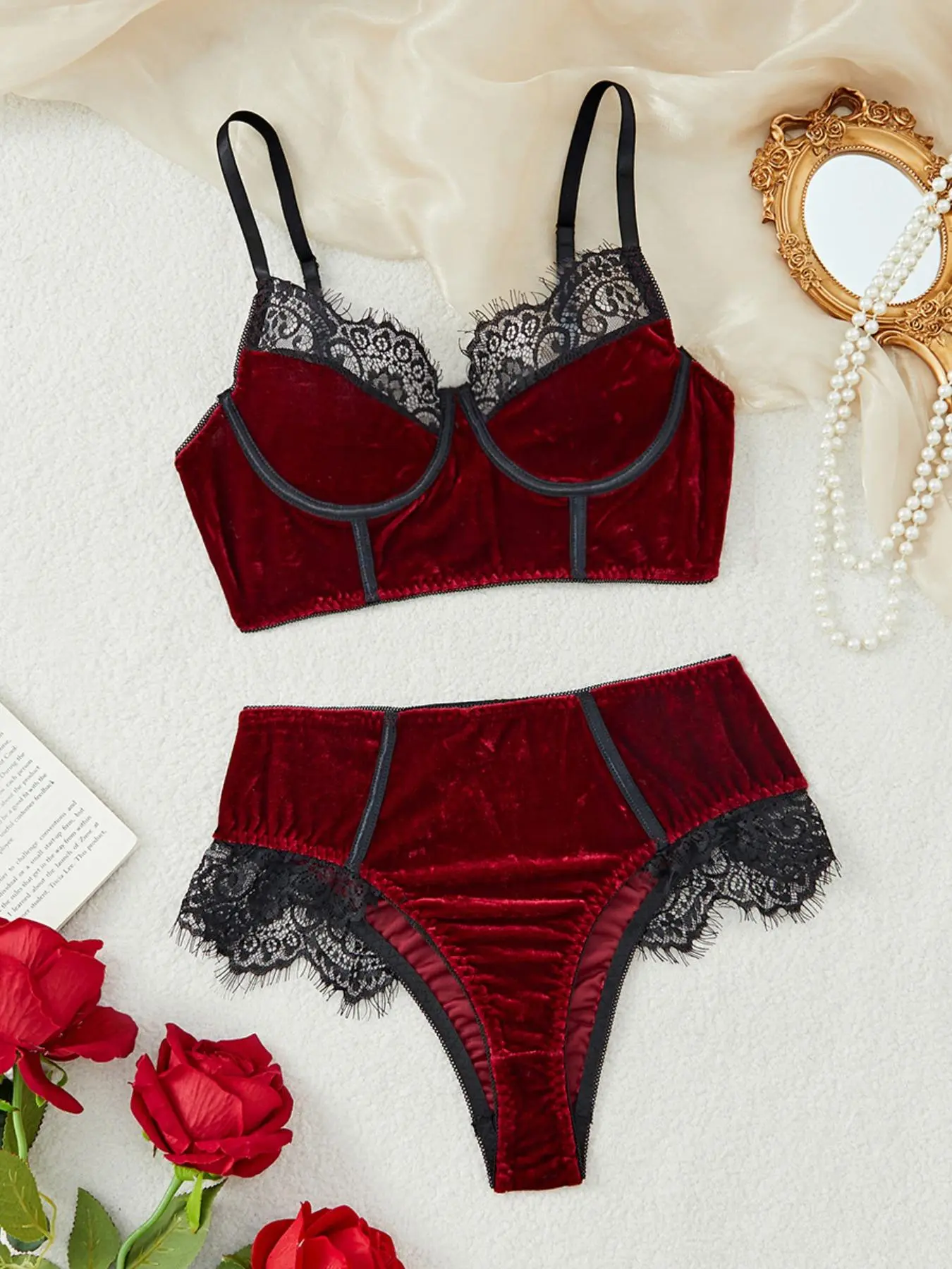 Two-Piece Set Women's Plain Contrast Lace Scallop Trim Teddy Lingerie Set, Romantic Comfy Bra & Cut Out Knicker Lingerie Set, Soft Breathable Underwear Set for Women, Bra Sets Clothing