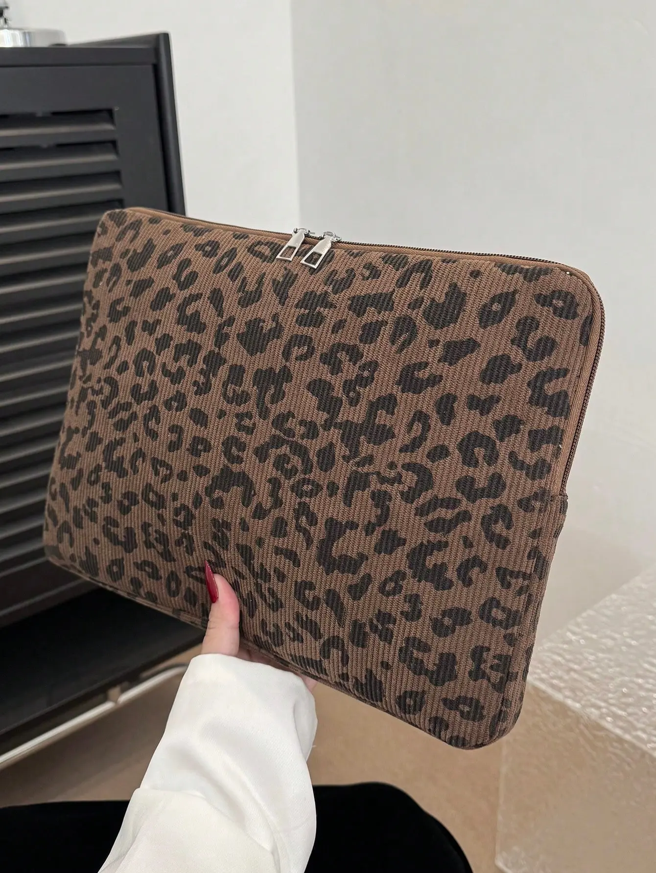 Minimalist Solid Color Laptop Sleeve, Unisex Computer Bag with Zipper and Internal Compartments - Multi-Size Organizer Pouch for Tablets & Notebooks, Laptop Computer Bag, Plain, Tablet And Notebook Users, Compact