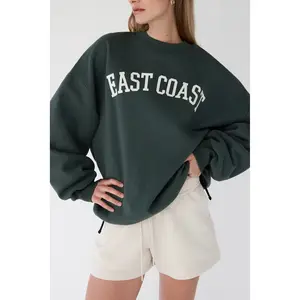 OVERSIZED GRAPHIC SWEATSHIRT