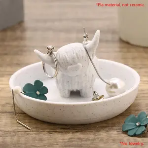 Highland Cow Ring Holder with Circular Dish, Plastic Farmhouse & Bohemian Style Marble Cute Unique Women Gifts Stuff Ring Jewelry Plate Organizer Home Decor Organiser for Bathroom Office Home Room Desk Decor,Christmas Gifts