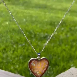 SCS-PRST-008 Heart of Light Jewelry Set - Elegant Heart-Shaped Pendant with Unique Design
