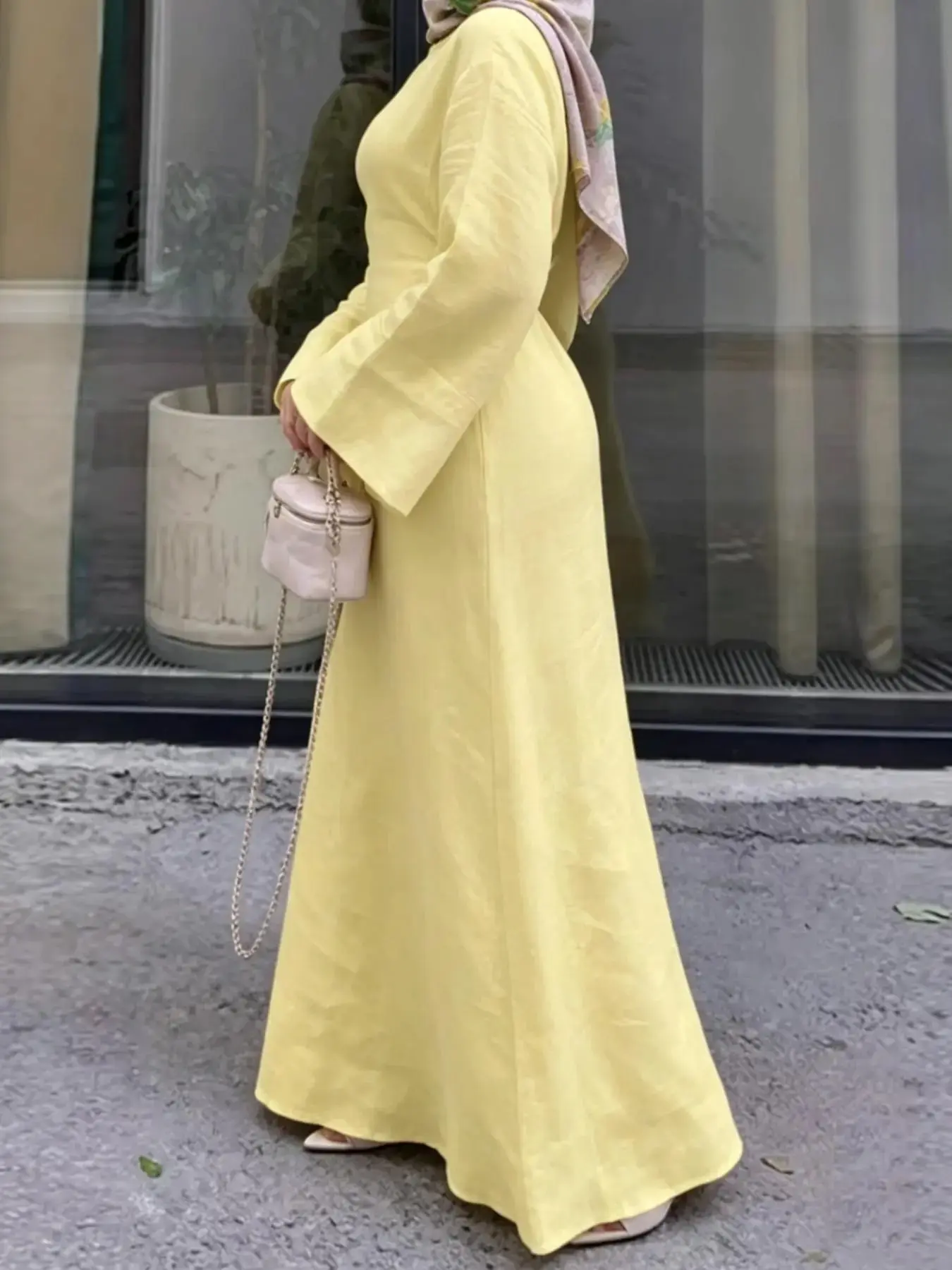 Women's Elegant Light Muslim Robe Dress, Modest Islamic Clothing, Slim Fit Long Dress for Spring and Summer, Casual and Stylish Islamic Fashion, Modest Dresses