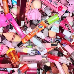 Beauty Lip Gloss Variety Pack - Assorted Colors & Flavors for Makeup Enthusiasts