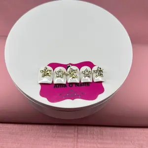 Short square nails