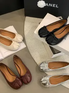 Cute Bow Split Toe Ballet Flats - Soft Leather Tabi Shoes, Slip-On Casual Flats, Sweet & Cool Style Loafers for School Dates Casual Outings & Teen Girls Fashion