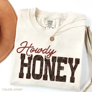 Comfort Colors Howdy Honey T-Shirt, Retro Western Checkered Tee, Country Cowgirl Rodeo Shirt, Trendy Southern Style Graphic Shirt for Rodeo Lovers