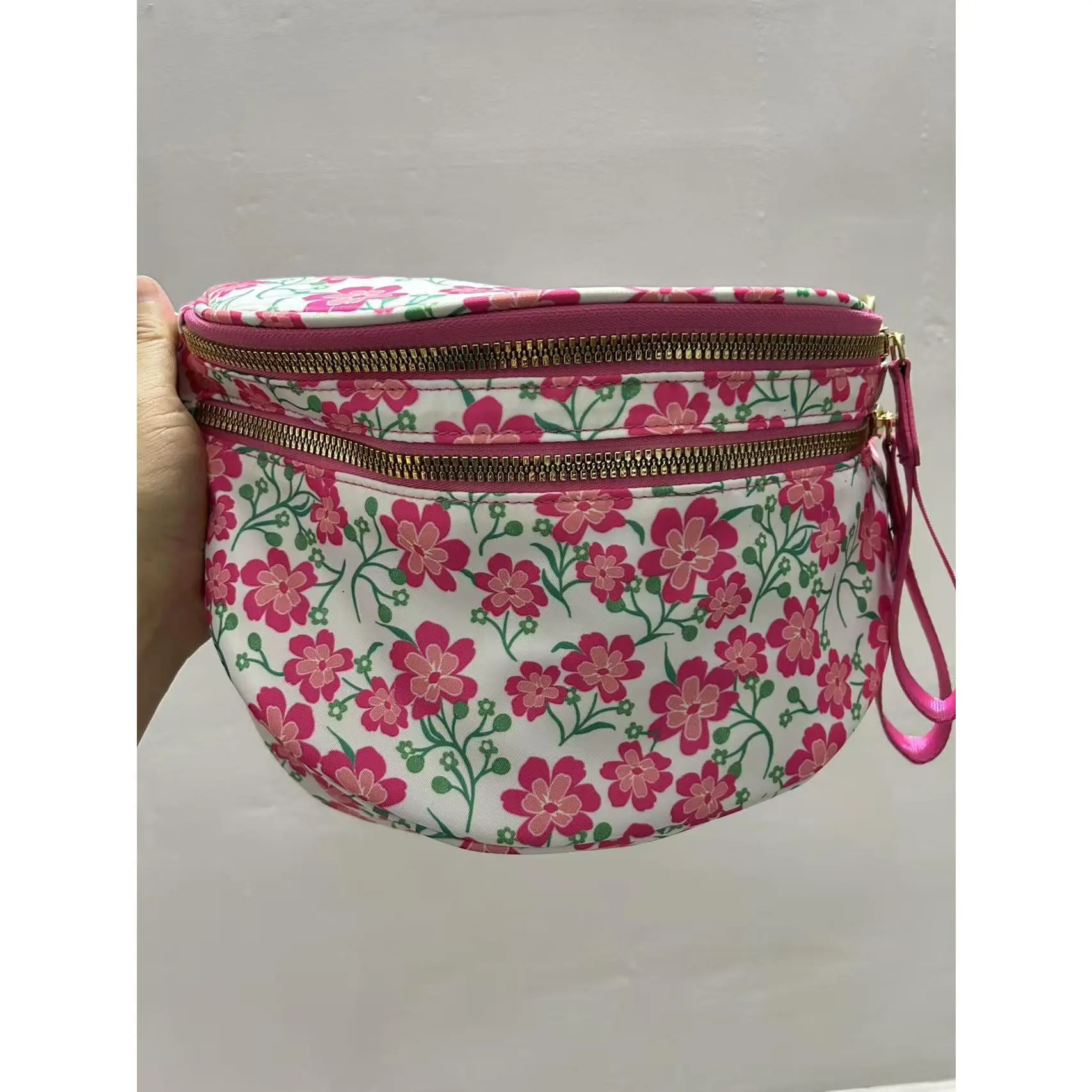 Pink small broken flowers