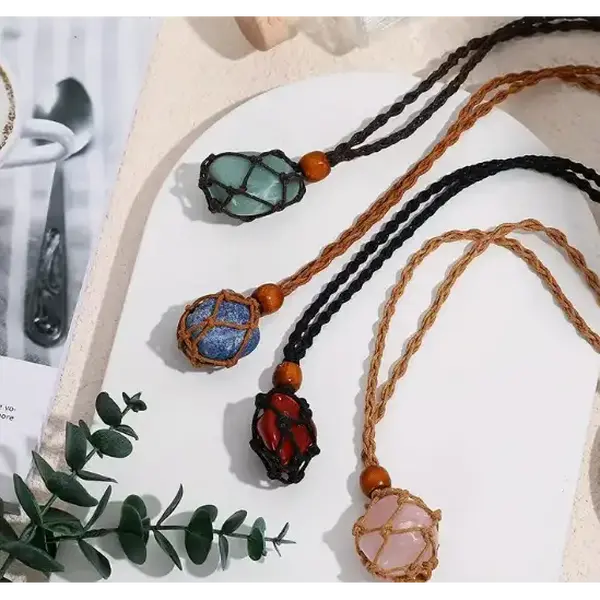 🧺✨ Basket Macramé Crystal Necklace – Versatility, Intention and Style 🌈