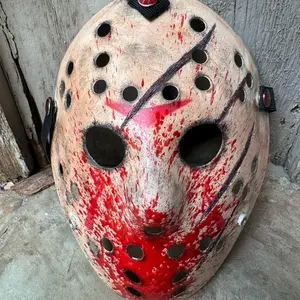 Slasher mask with cuts
