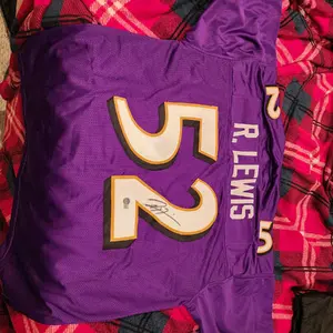 Jersey. Ray Lewis.