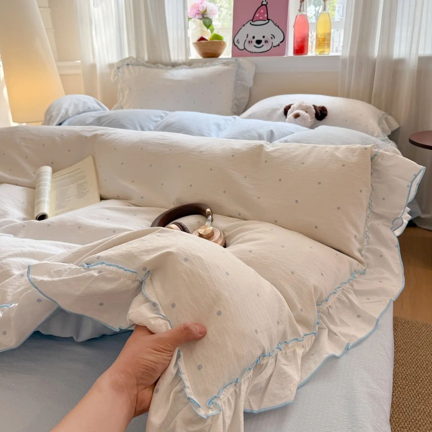 3-piece Korean-style lace polka dot printed Decorative bedding set, includes 1 duvet cover and 2 pillowcases, no filling included. Made of skin-friendly and breathable fabric, suitable for all seasons. Machine washable, easy to care for and durable