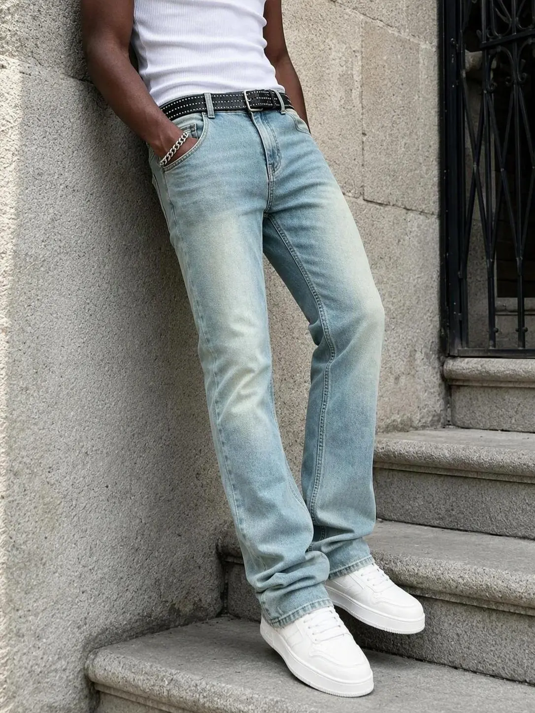 Men's Light Wash Bootcut Jeans, Vintage Stretch Mid‑Rise Flare Denim Pants, Casual Classic Relaxed Fit Denim Trousers for Daily Street Wear